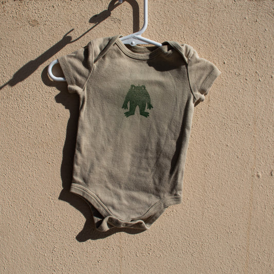 6M - frogman onesie (misprint)