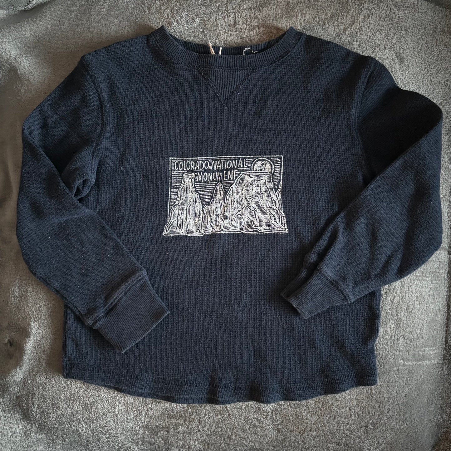 XL jr - monument sweater